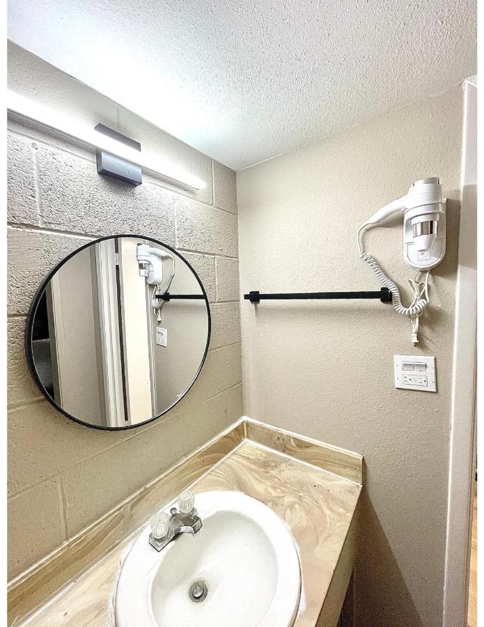 Super 8 By Wyndham Blythe Hotel ภายนอก รูปภาพ