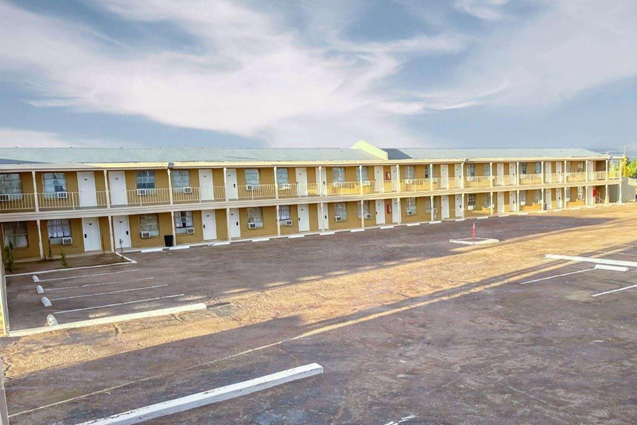 Super 8 By Wyndham Blythe Hotel ภายนอก รูปภาพ