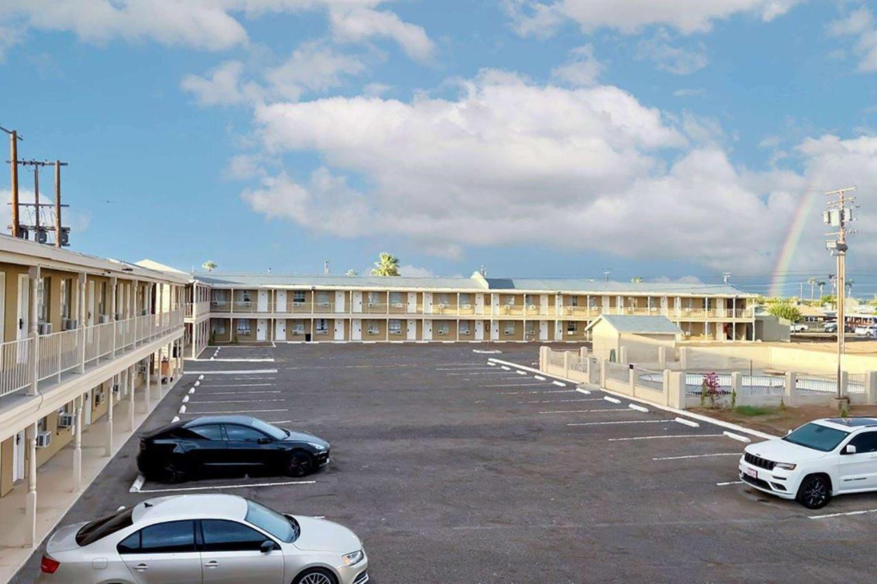 Super 8 By Wyndham Blythe Hotel ภายนอก รูปภาพ