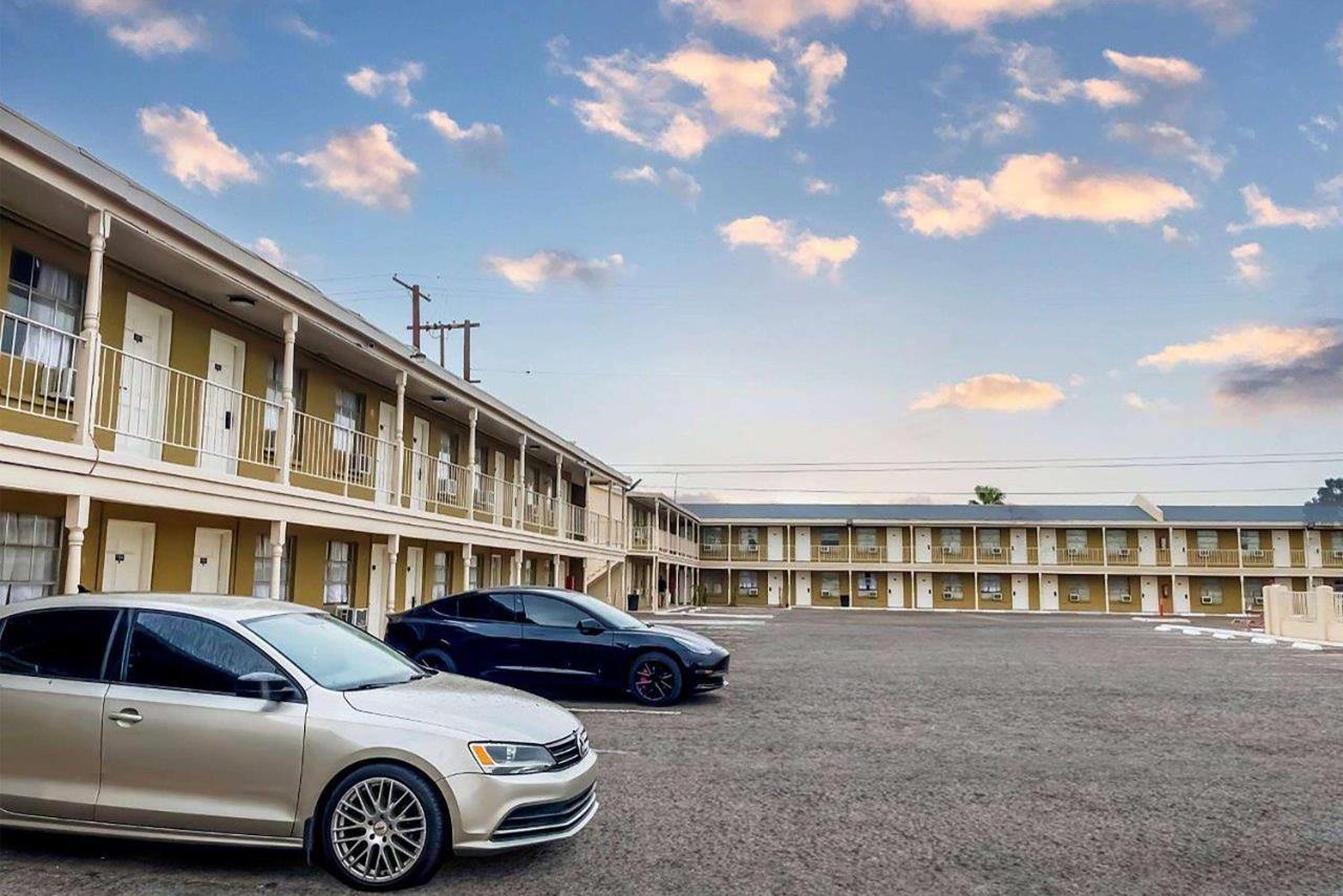 Super 8 By Wyndham Blythe Hotel ภายนอก รูปภาพ